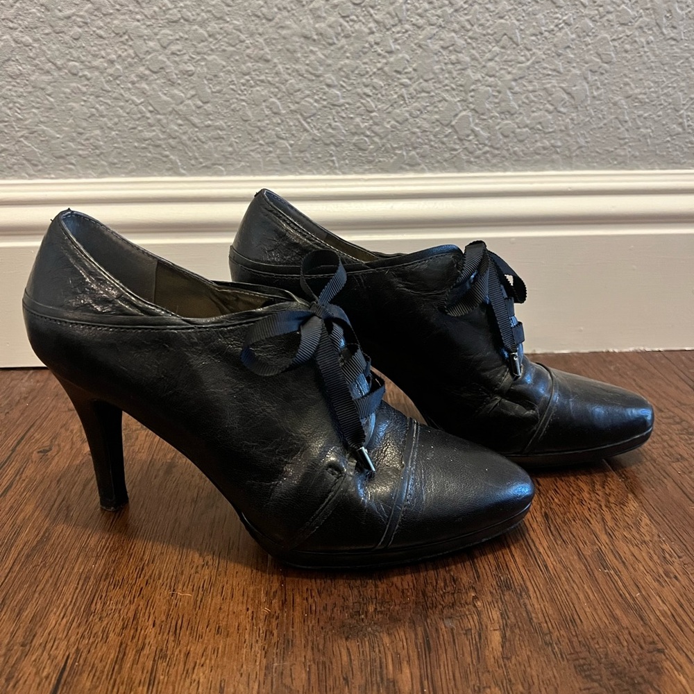 Tahari “GOURMET” - Elegant Black Leather Women's Heels